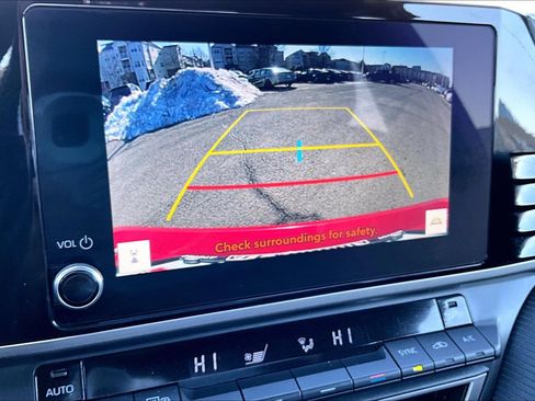 Used 2025 Toyota Camry SE image 20