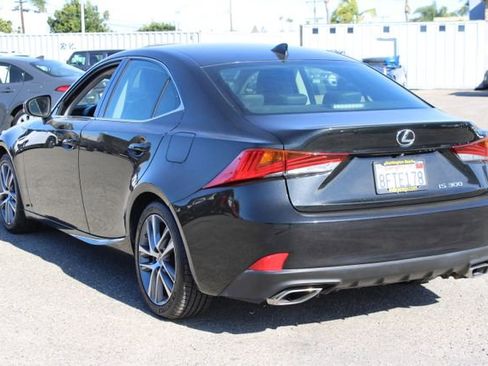 Used 2018 Lexus IS 300 image 3
