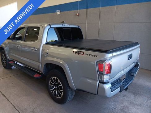Used 2022 Toyota Tacoma TRD Sport w/ TRD Premium Sport Package RWD image 4