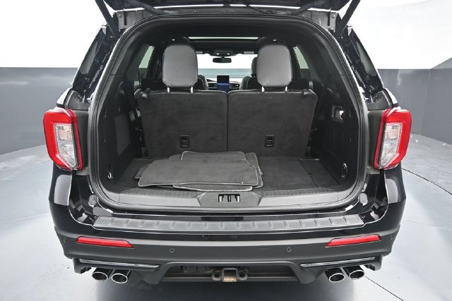 Used 2024 Ford Explorer ST w/ Technology Package AWD/4WD image 9