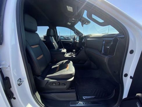 Used 2022 GMC Sierra 1500 AT4 w/ AT4 Premium Package AWD/4WD image 25
