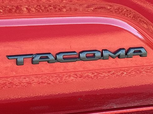 Used 2024 Toyota Tacoma TRD Off-Road image 29