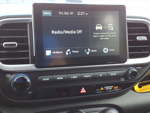 New 2025 Hyundai Venue SEL image 8