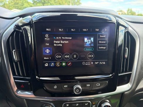 Used 2023 Chevrolet Traverse LT FWD image 30