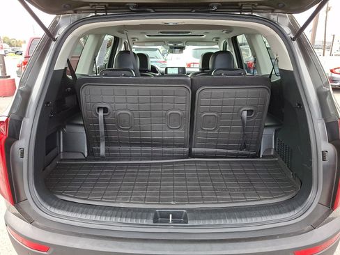 Used 2022 Kia Telluride S image 32
