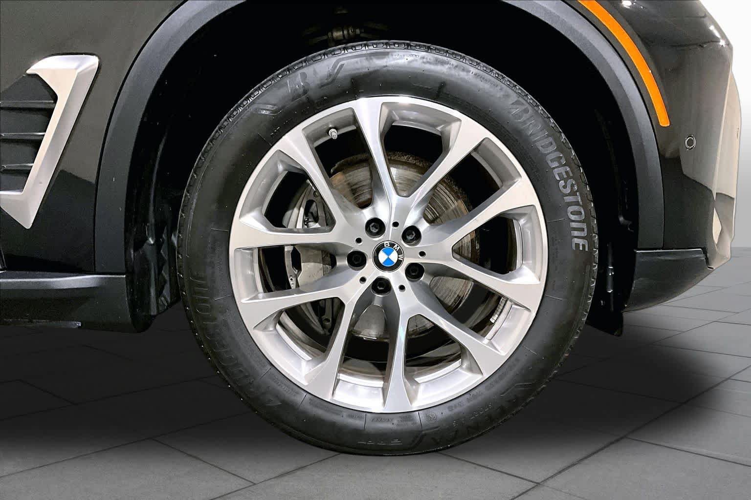 Used 2024 BMW X5 xDrive40i w/ Premium Package AWD/4WD image 10