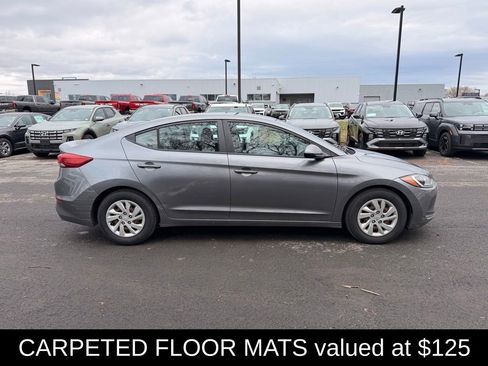 Used 2018 Hyundai Elantra SE FWD image 3