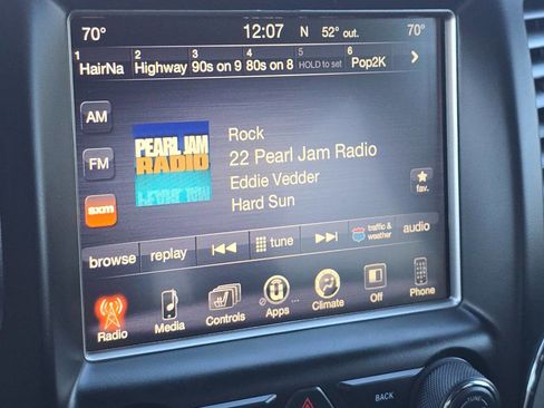 Used 2017 Jeep Grand Cherokee Altitude image 6