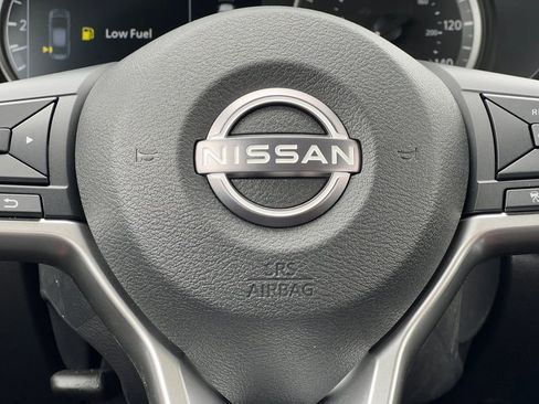 New 2025 Nissan Versa SR FWD image 6