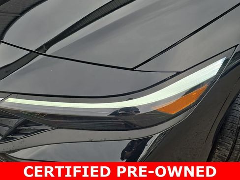 Used 2025 Hyundai Elantra SEL FWD image 31