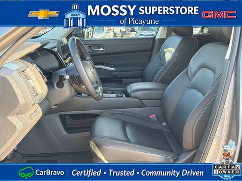 Certified 2025 Nissan Pathfinder SL w/ Cargo Package AWD/4WD image 12