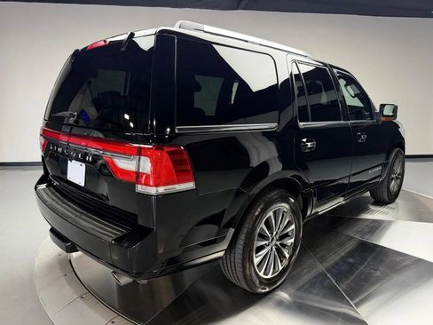 Used 2017 Lincoln Navigator Select AWD/4WD image 2