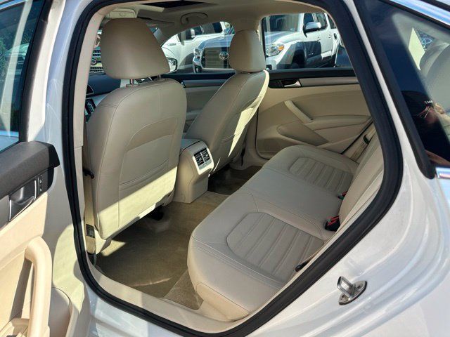 Used 2015 Volkswagen Passat 1.8T SE FWD image 12