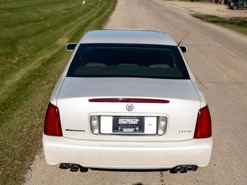 Used 2000 Cadillac De Ville DTS w/ Comfort/Convenience Pkg image 9