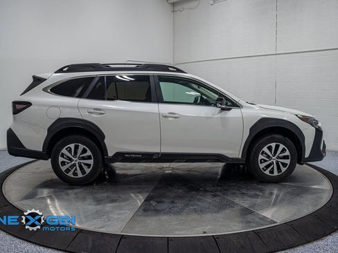 Used 2024 Subaru Outback Premium image 8