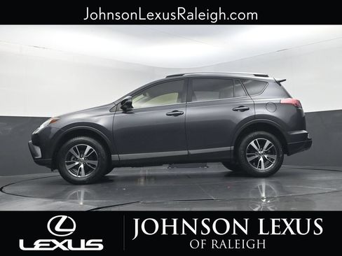 Used 2017 Toyota RAV4 XLE FWD image 22