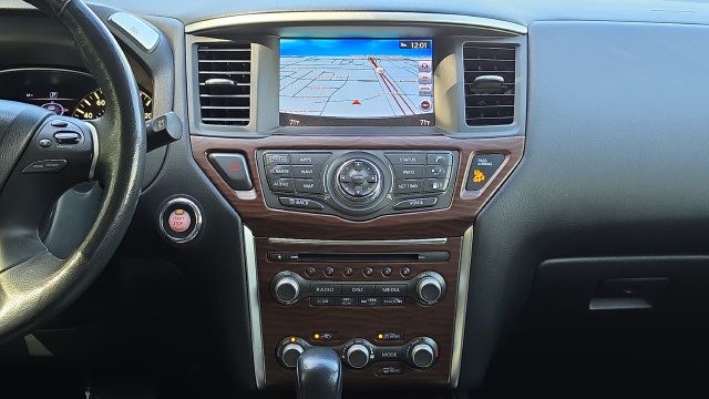 Used 2018 Nissan Pathfinder Platinum FWD image 9