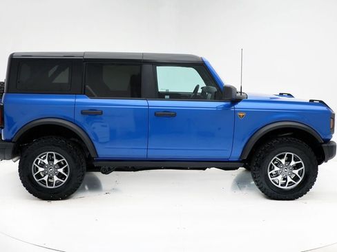 Used 2025 Ford Bronco Badlands image 3