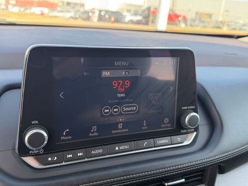 Certified 2023 Nissan Rogue SV FWD image 19