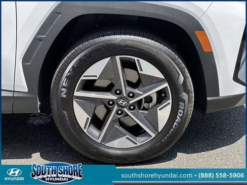 Certified 2025 Hyundai Tucson SEL AWD/4WD image 9