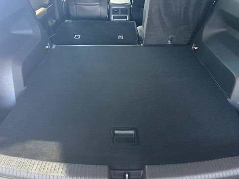 Used 2023 Volkswagen Atlas Cross Sport SE w/ Panoramic Sunroof Package FWD image 15