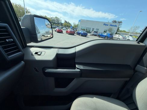 Used 2017 Ford F150 XL w/ Equipment Group 101A Mid AWD/4WD image 35