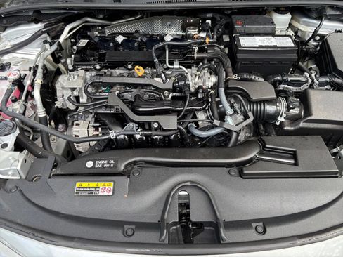Used 2025 Toyota Corolla LE FWD image 30