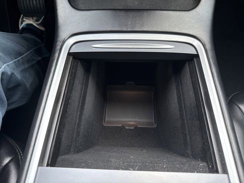 Used 2024 Tesla Model Y Long Range image 36