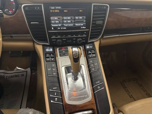 Used 2012 Porsche Panamera 4 image 38
