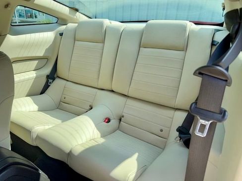 Used 2010 Ford Mustang GT Premium RWD image 12