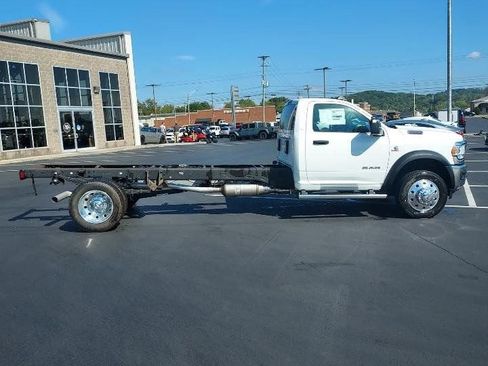 New 2024 RAM 5500 SLT w/ Quick Order Package 2YG SLT AWD/4WD image 5