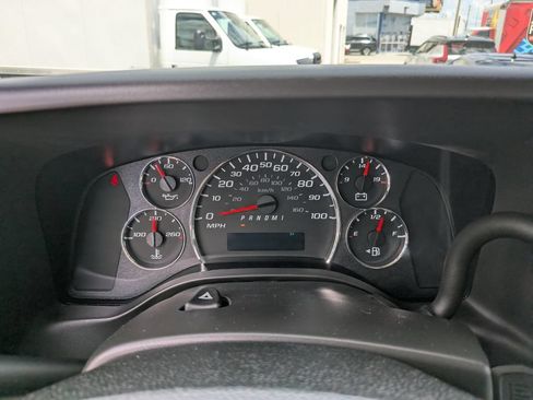 Used 2025 GMC Savana 3500 LT w/ LT Preferred Equipment Group RWD image 35