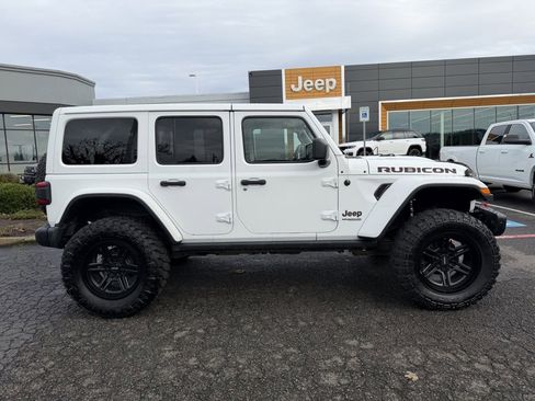 Used 2019 Jeep Wrangler Unlimited Rubicon w/ Steel Bumper Group image 9