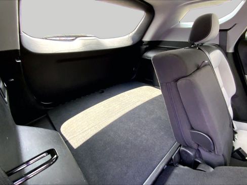 Used 2024 GMC Terrain SLE FWD image 34