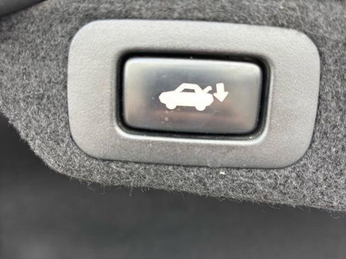 Used 2010 Lexus LS 460 RWD image 24