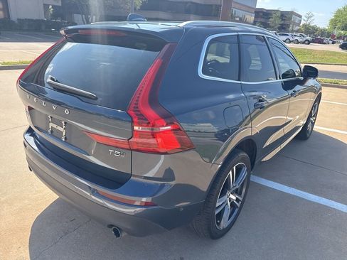 Used 2018 Volvo XC60 T5 Momentum w/ Convenience Package image 13