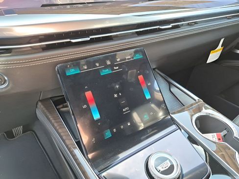 New 2026 Cadillac Escalade ESV Platinum Sport w/ LPO, ONYX Package image 38