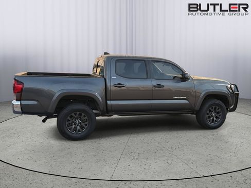 Used 2020 Toyota Tacoma SR5 RWD image 7