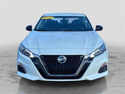 Used 2019 Nissan Altima 2.5 SR image 2