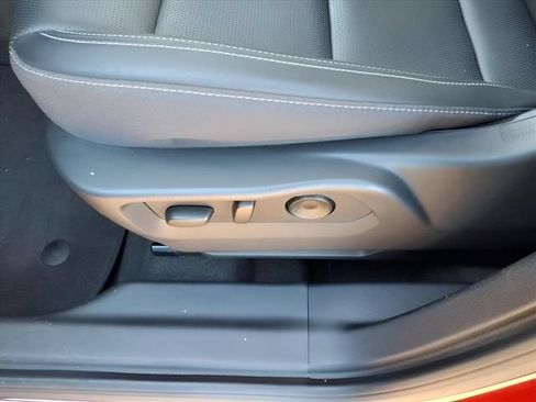 Used 2025 Buick Envision Preferred AWD/4WD image 18