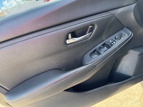 Used 2024 Nissan Sentra SV FWD image 11