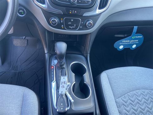 Used 2022 Chevrolet Equinox LS w/ LS Convenience Package image 18