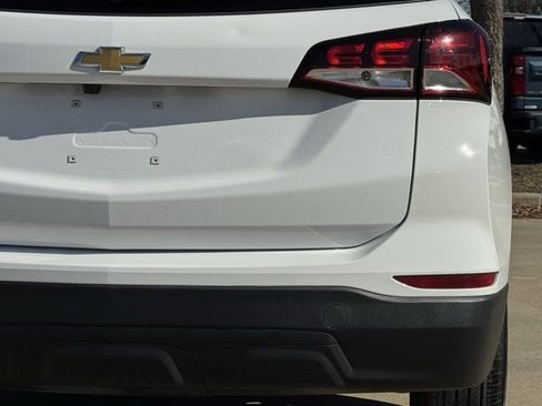 Used 2024 Chevrolet Equinox LS w/ LS Convenience Package image 7