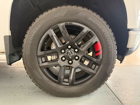 Used 2022 Chevrolet Silverado 1500 RST w/ Redline Edition AWD/4WD image 11