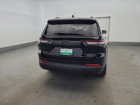 Used 2023 Jeep Grand Cherokee L Laredo image 7