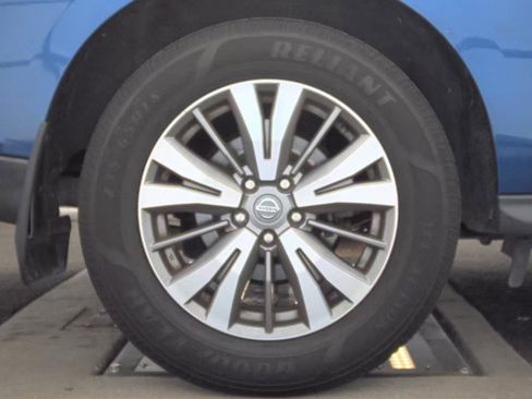 Used 2020 Nissan Pathfinder S image 16