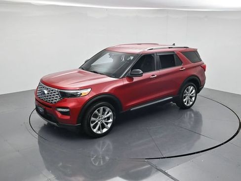 Used 2021 Ford Explorer Platinum w/ Equipment Group 601A AWD/4WD image 42