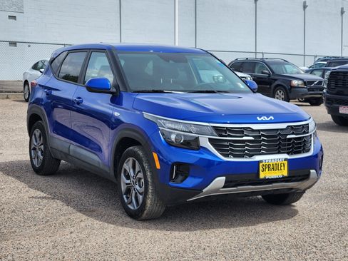 Used 2024 Kia Seltos LX AWD/4WD image 5