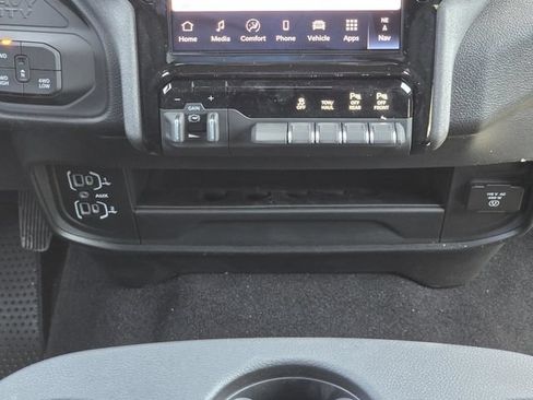 New 2026 RAM 2500 Tradesman AWD/4WD image 14