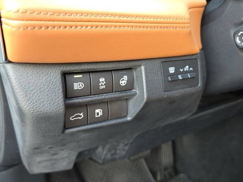 Used 2019 Toyota Avalon Limited w/ All Weather Liner Package FWD image 24